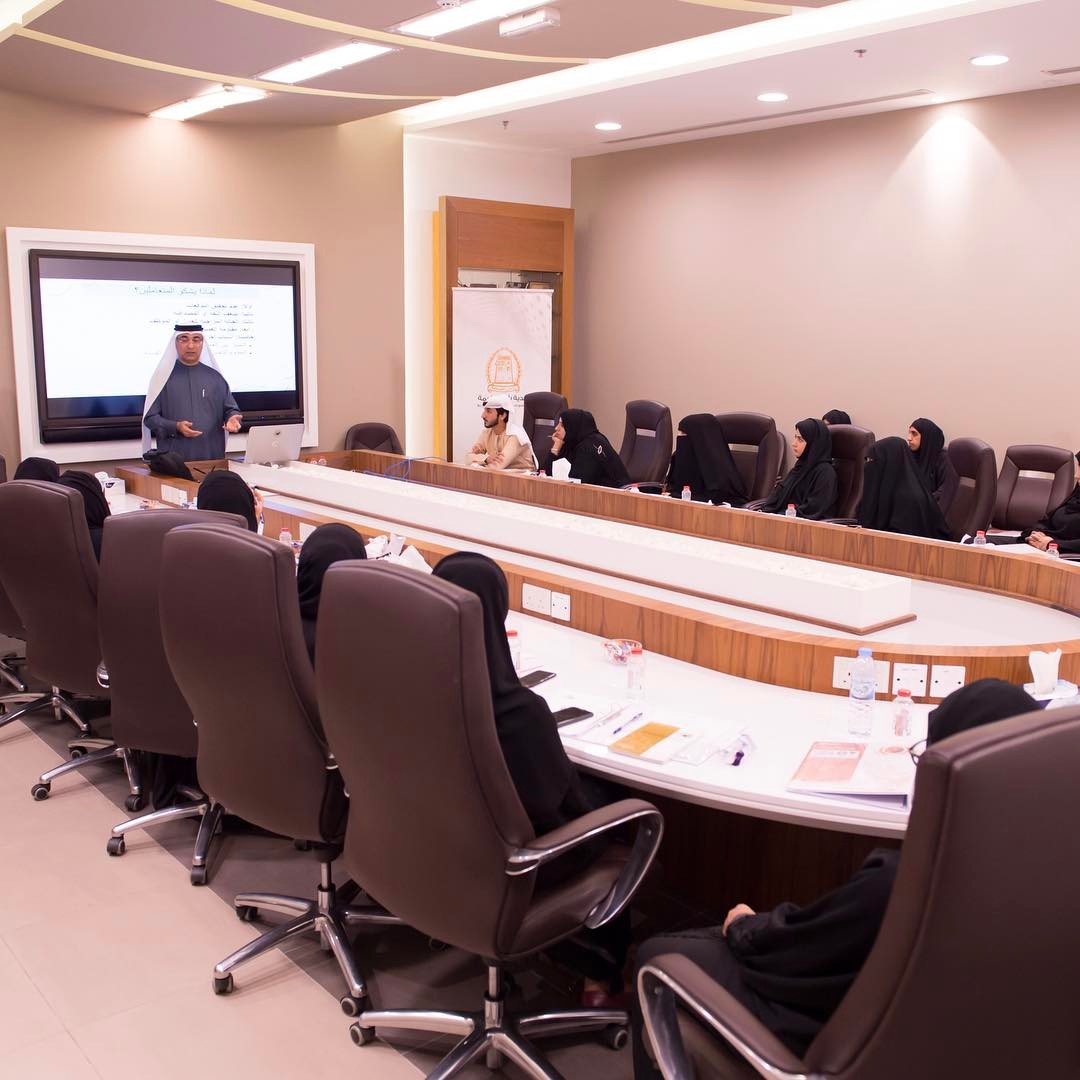 قسم الموارد البشرية في دائرة بلدية رأس الخيمة ينظم دورة بعنوان اخصائي معتمد في خدمة العملاء في الدائرة ، تهدف إلى التدريب على أساليب ومهارات إدارة الخدمة المتميزة وتدريب المشاركين من خلال دليل تعليمي شامل في فن التعامل الفعال مع العملاء ??? ??????? ??????? ?? ????? ????? ??? ?????? ???? ???? ?????? ?????? ????? ?? ???? ??????? ?? ??????? ? ???? ??? ??????? ??? ?????? ??????? ????? ?????? ???????? ?????? ????????? ?? ???? ???? ?????? ???? ?? ?? ??????? ?????? ?? ???????