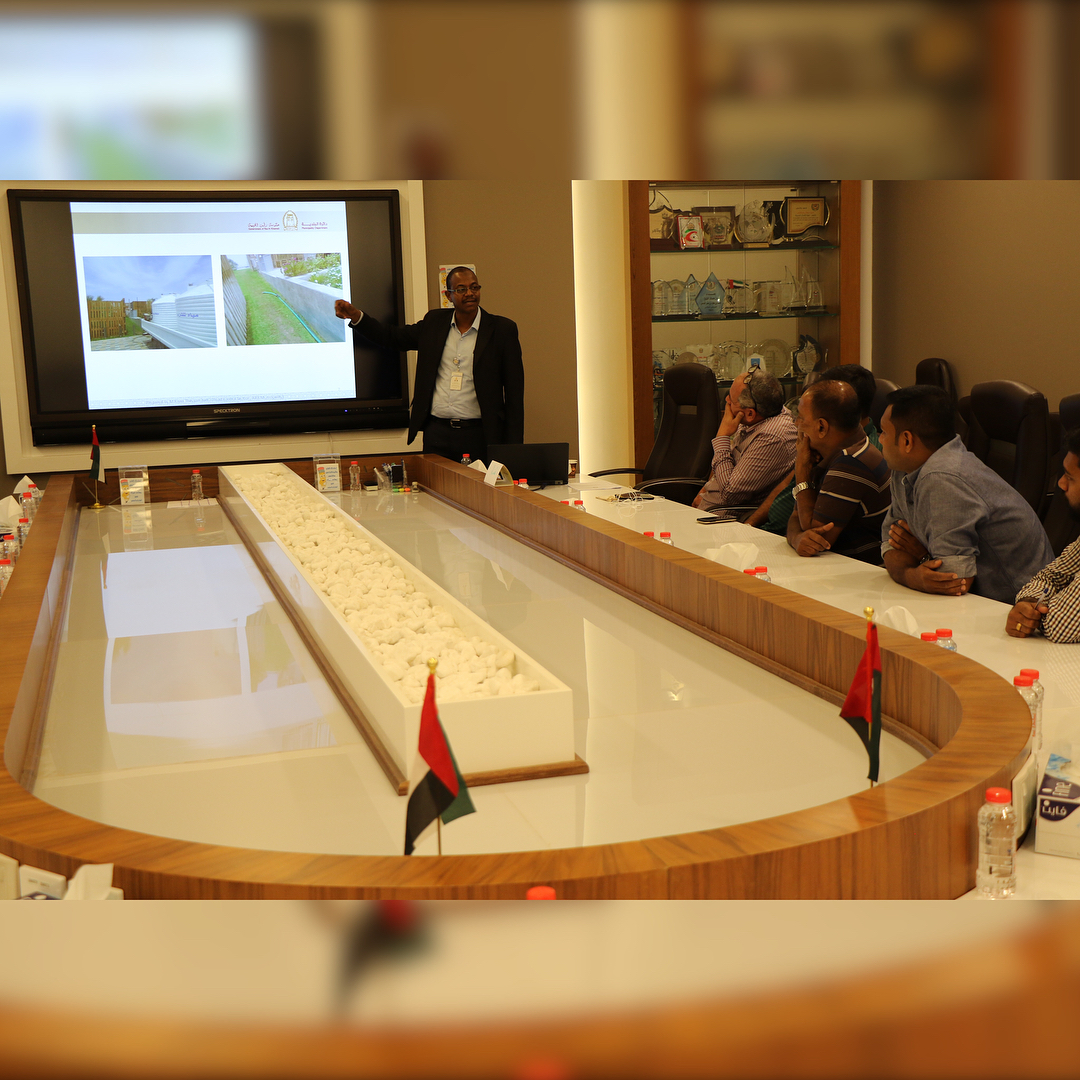 دائرة #بلدية_رأس_الخيمة تقيم ورشة عمل عن الاشتراطات الصحية لمركبات مياه الشرب بالإمارة (الصهاريج)
#RAK_Municipality Department holds a workshop on Drinking Water Vehicles Health Conditions (Tanks) ????? #?????_???_?????? ???? ???? ??? ?? ?????????? ?????? ??????? ???? ????? ???????? (????????)
#RAK_Municipality Department holds a workshop on Drinking Water Vehicles Health Conditions (Tanks)