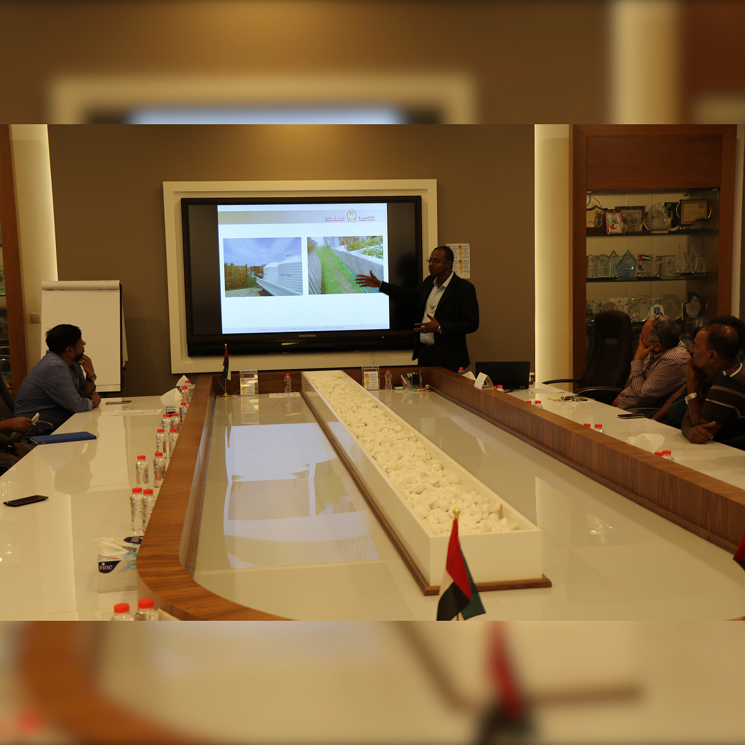 دائرة #بلدية_رأس_الخيمة تقيم ورشة عمل عن الاشتراطات الصحية لمركبات مياه الشرب بالإمارة (الصهاريج)
#RAK_Municipality Department holds a workshop on Drinking Water Vehicles Health Conditions (Tanks) ????? #?????_???_?????? ???? ???? ??? ?? ?????????? ?????? ??????? ???? ????? ???????? (????????)
#RAK_Municipality Department holds a workshop on Drinking Water Vehicles Health Conditions (Tanks)