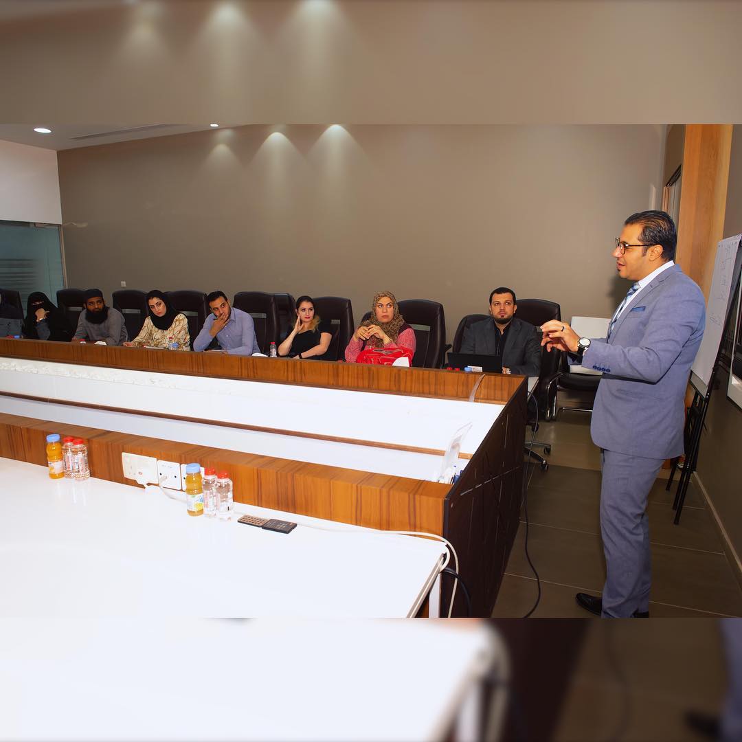 نظمت #بلدية_رأس_الخيمة اجتماعاً مع عدد من المكاتب العقارية وذلك لإطلاق التحسينات على نظام التراخيص الالكتروني ومناقشة الربط الالكتروني مع دائرة الاشغال والصرف الصحي وتطوير عملية الترخيص حيث يمكن التقديم على رخصة الحائط مع الفيلا.#RAK_Municipality organized a meeting with a number of Real Estate Offices in order to launch improvements to the electronic licensing system, discuss of electronic connectivity with Public Works Department and Wastewater Agency, and develop licensing process where boundary license can be applied together with the villa. ???? #?????_???_?????? ???????? ?? ??? ?? ??????? ???????? ???? ?????? ????????? ??? ???? ???????? ?????????? ??????? ????? ?????????? ?? ????? ??????? ?????? ????? ?????? ????? ??????? ??? ???? ??????? ??? ???? ?????? ?? ??????.#RAK_Municipality organized a meeting with a number of Real Estate Offices in order to launch improvements to the electronic licensing system, discuss of electronic connectivity with Public Works Department and Wastewater Agency, and develop licensing process where boundary license can be applied together with the villa.