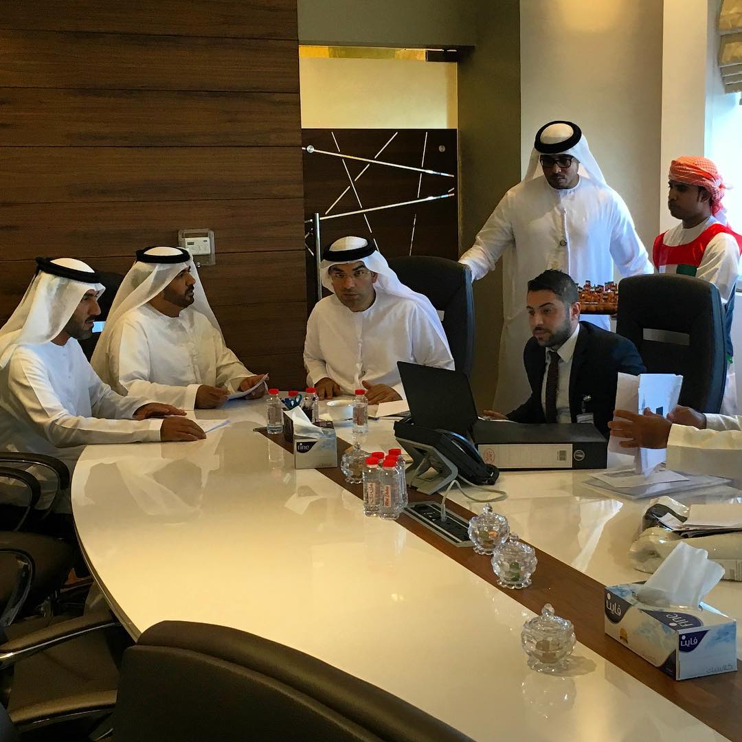 سعادة منذر محمد بن شكر الزعابي مدير عام دائرة #بلدية_رأس_الخيمة يستقبل ضيافة من مكتب الاتصال المؤسسي للاحتفال بـ #يوم_العلم ????? ???? ???? ?? ??? ??????? ???? ??? ????? #?????_???_?????? ?????? ????? ?? ???? ??????? ??????? ???????? ?? #???_?????