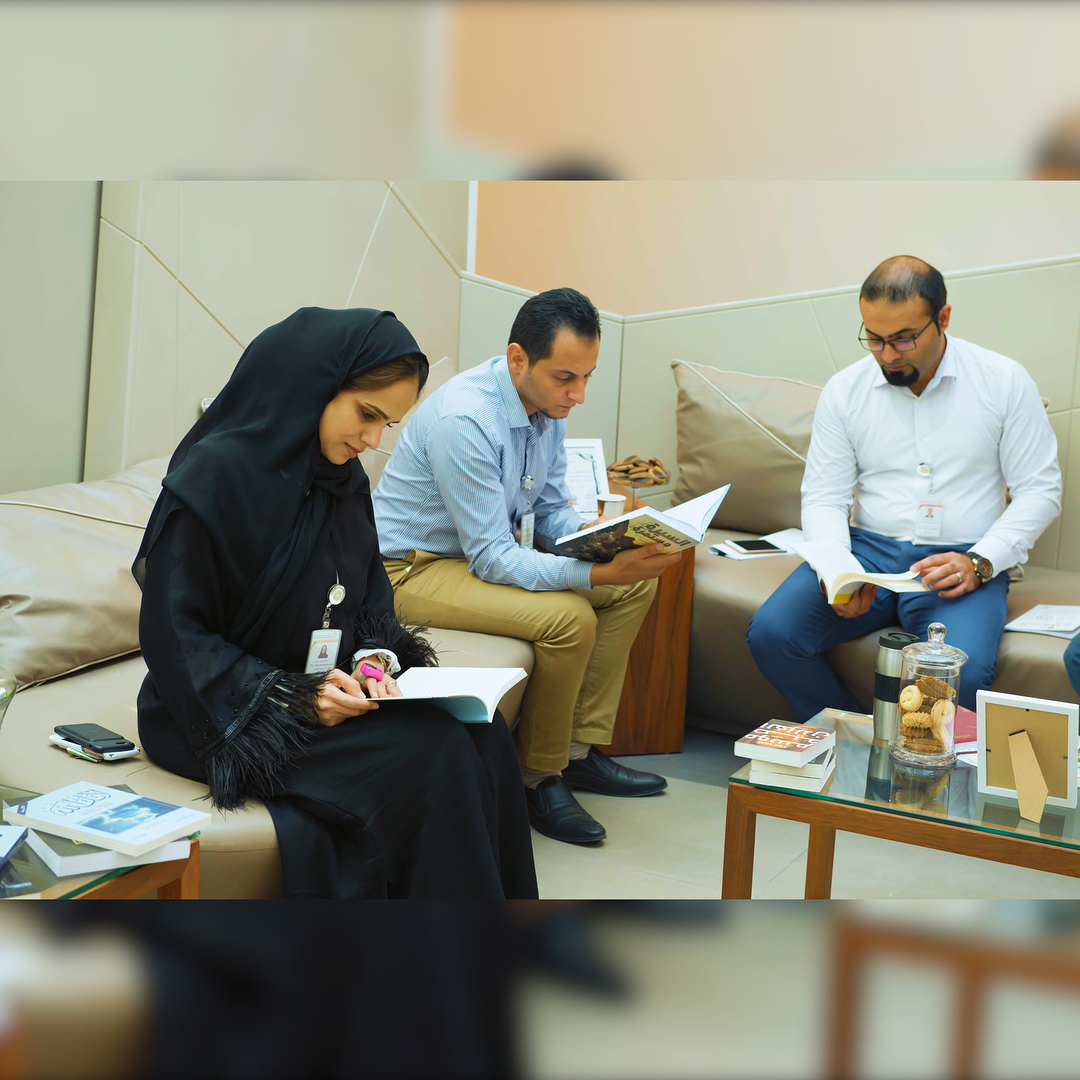 فريق السعادة في #بلدية_رأس_الخيمة⁩ ينظم معرضاً مصغراً للكتاب بمناسبة شهر القراءة
⁦#RAK_Municipality⁩ Happiness Team organizes a small Book Fair to mark Reading Month ???? ??????? ?? #?????_???_??????? ???? ?????? ?????? ?????? ??????? ??? ???????
?#RAK_Municipality? Happiness Team organizes a small Book Fair to mark Reading Month