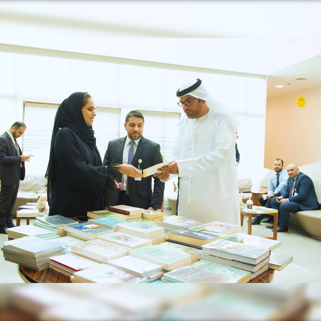 فريق السعادة في #بلدية_رأس_الخيمة⁩ ينظم معرضاً مصغراً للكتاب بمناسبة شهر القراءة
⁦#RAK_Municipality⁩ Happiness Team organizes a small Book Fair to mark Reading Month ???? ??????? ?? #?????_???_??????? ???? ?????? ?????? ?????? ??????? ??? ???????
?#RAK_Municipality? Happiness Team organizes a small Book Fair to mark Reading Month